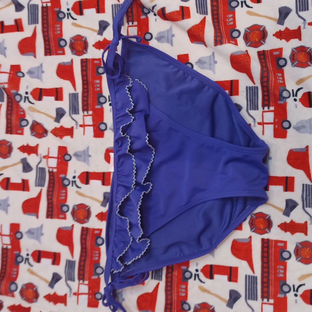Tie on the side swimsuit bottoms